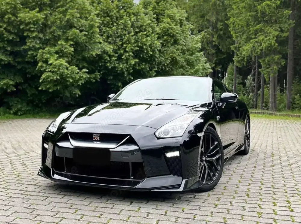 Nissan GT-R