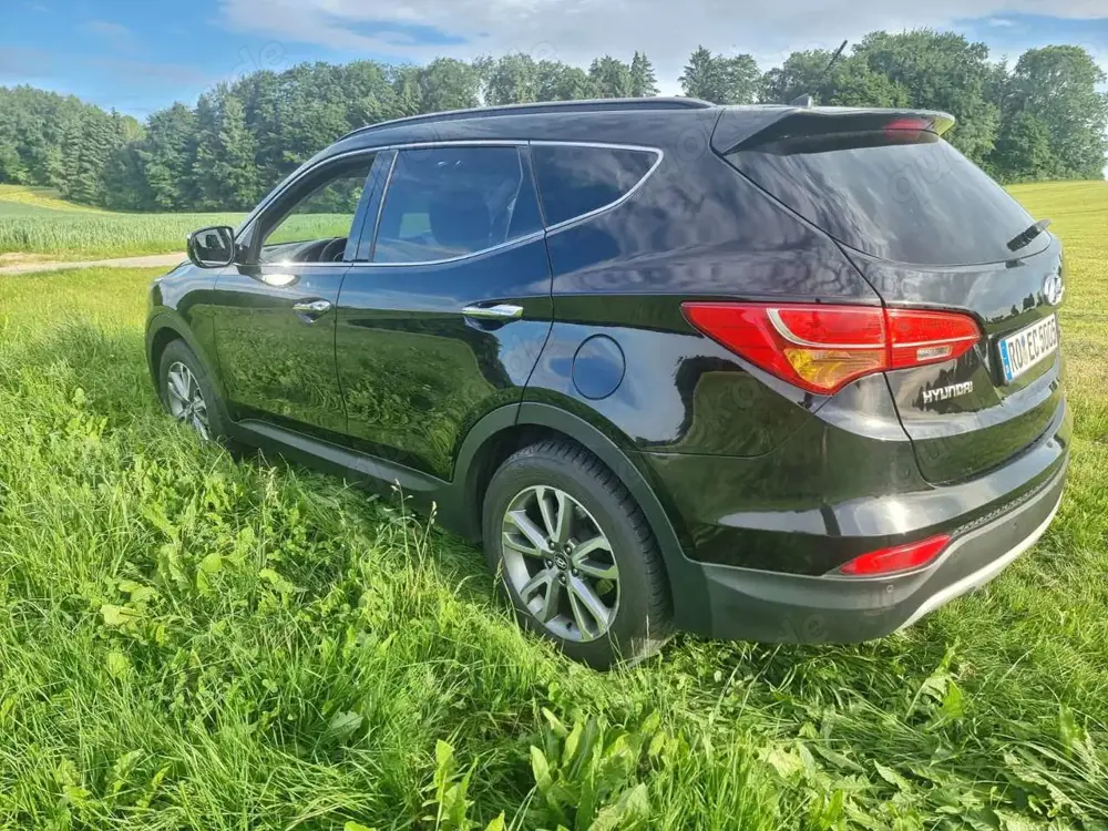 Hyundai SANTA FE