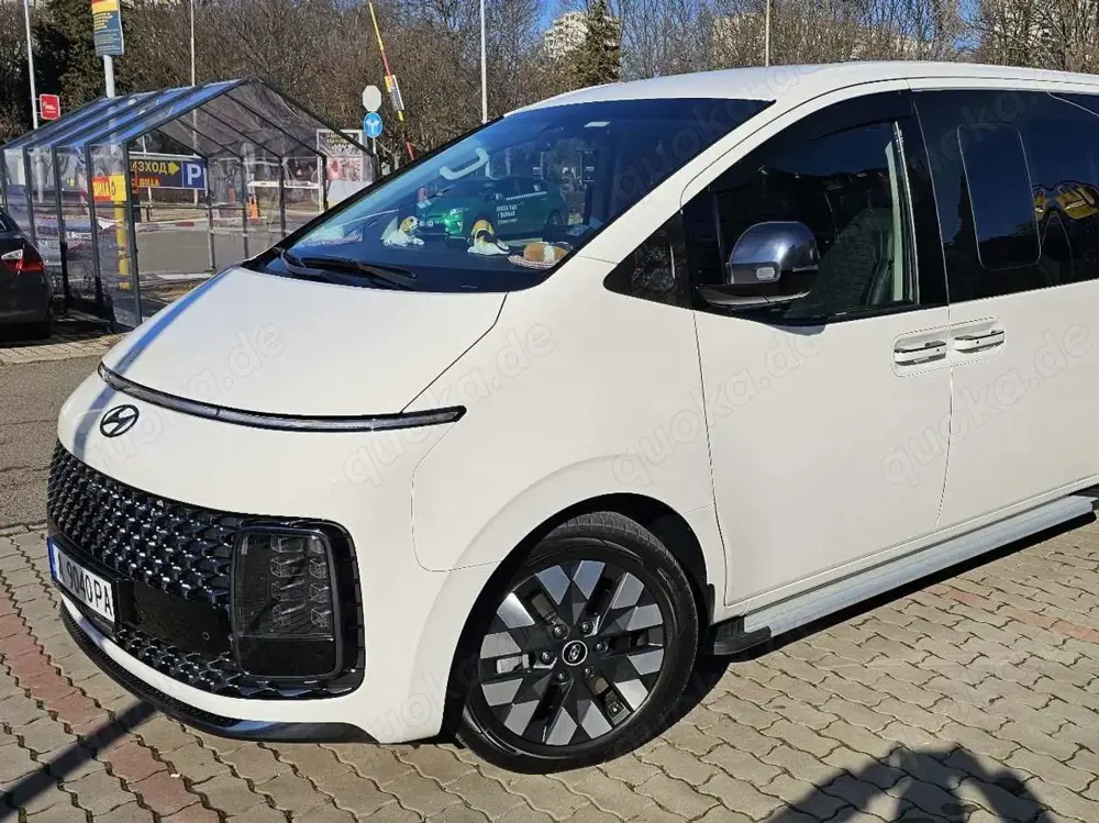 Hyundai STARIA 2.2 CRDi Signature