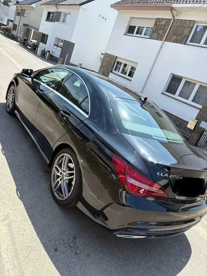 Mercedes-Benz CLA 200