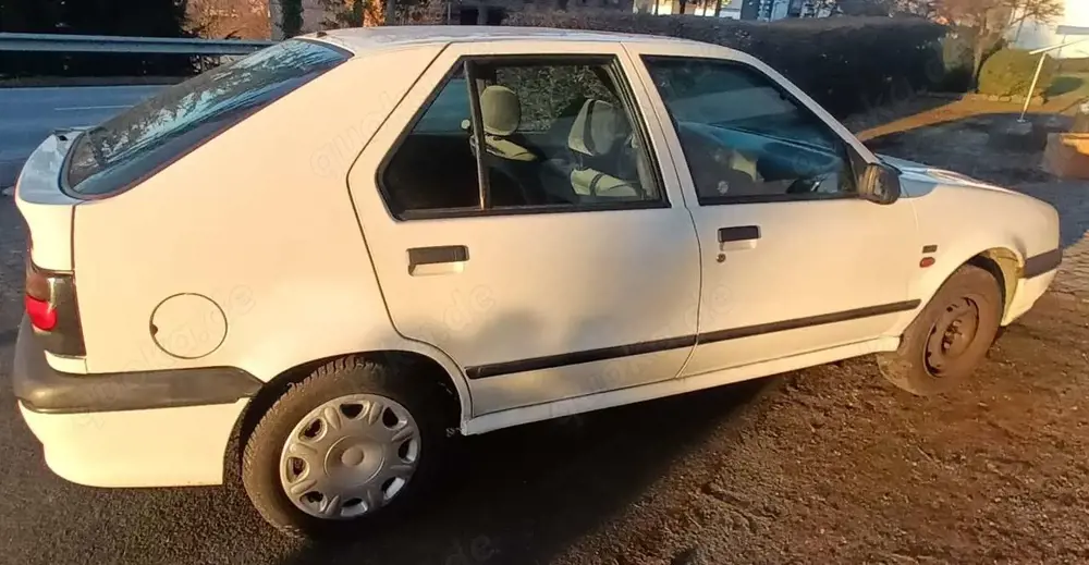 Renault R 19