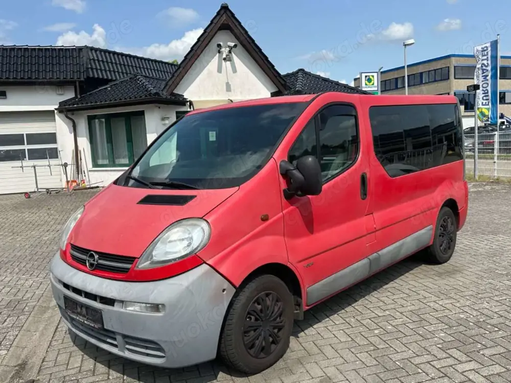 Opel Vivaro Tour KLIMA AHK STANDHEIZUNG 7 SITZER