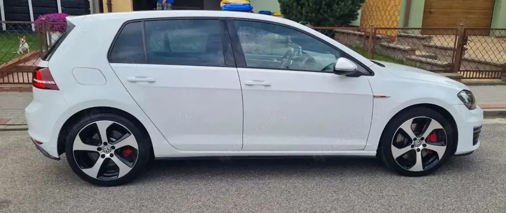 Volkswagen Golf GTI Golf GTI Performance BlueMotion Technology