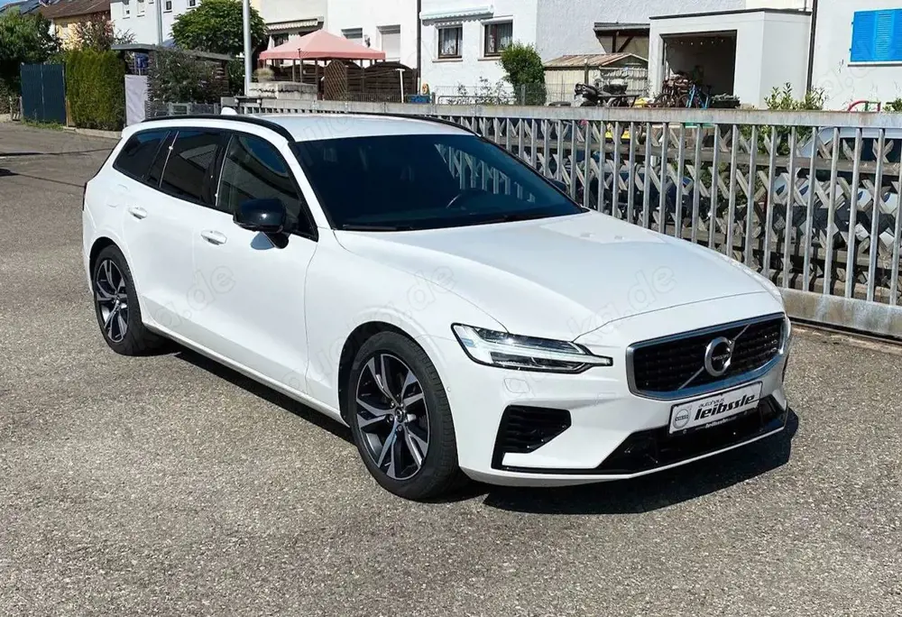 Volvo V60 T8 R-Design Plug-In Hybrid AWD