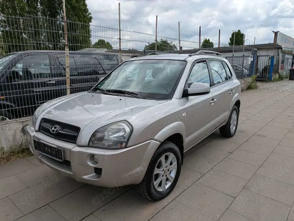 Hyundai TUCSON 2.0 GLS (4WD)