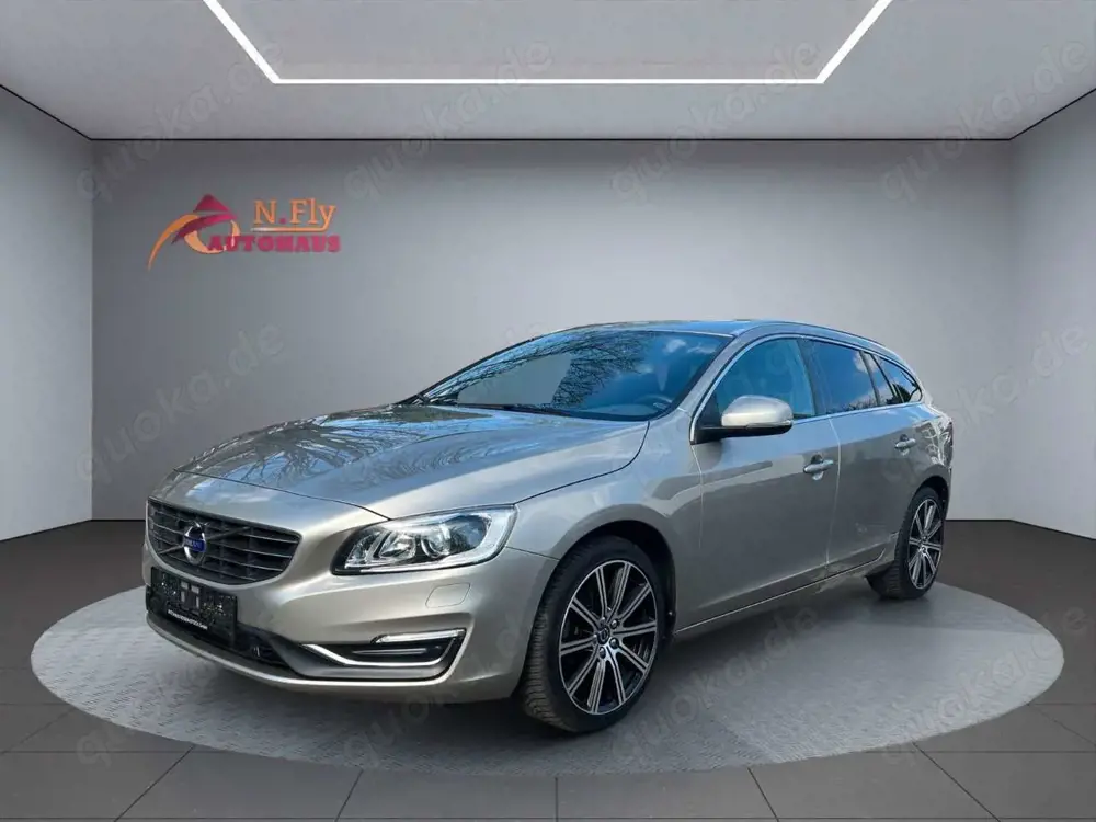 Volvo V60 2.0 CNG Summum Leder*Navi*SD*BLIS*ACC*Spur*M