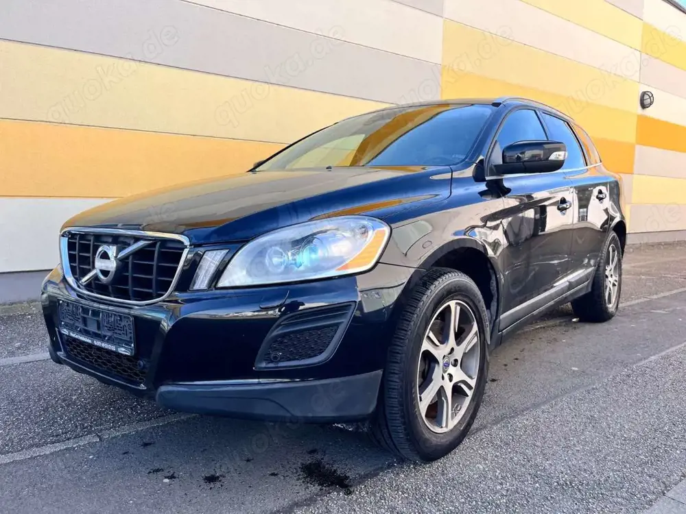 Volvo XC60 Summum 2WD  NAVI*SHZ*PANO