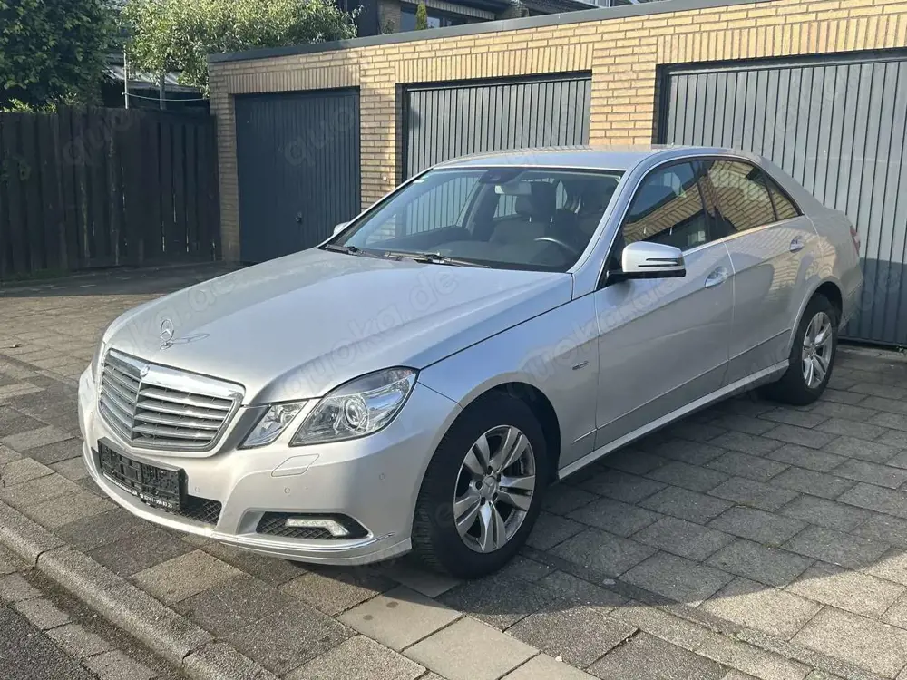 Mercedes-Benz E 220 E 220 CDI DPF BlueEFFICIENCY Automatik Elegance