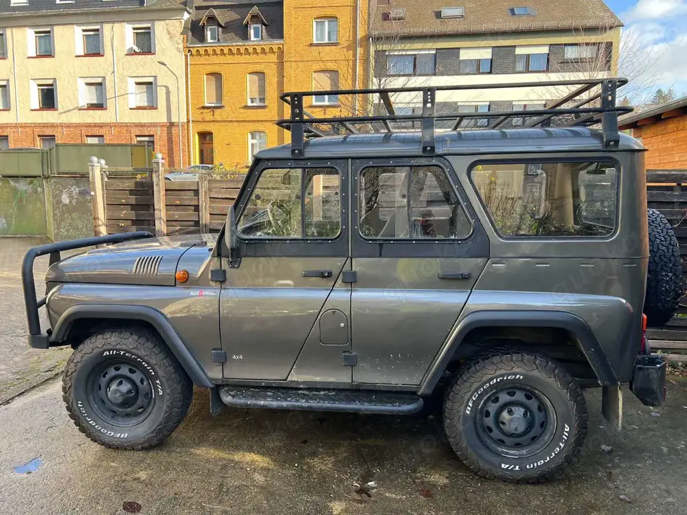 UAZ Hunter