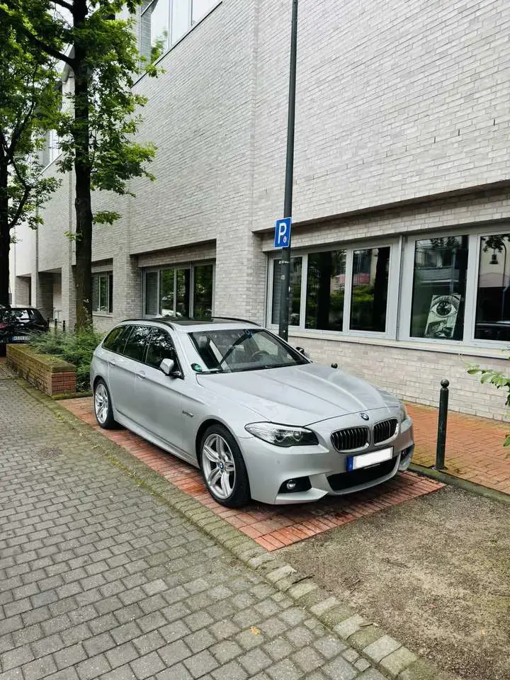 BMW 520 520d Touring Sportpaket - Head Up - Panoramadach