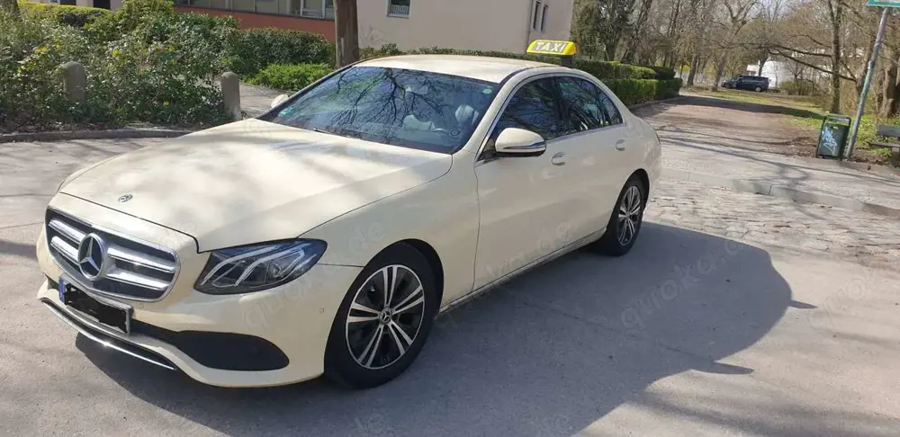Mercedes-Benz E 220 E 220 d 4Matic 9G-TRONIC Avantgarde