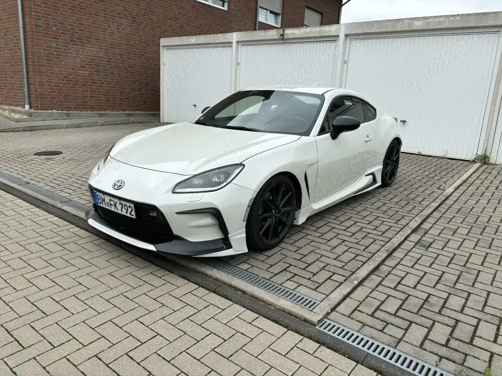 Toyota GR86 premium
