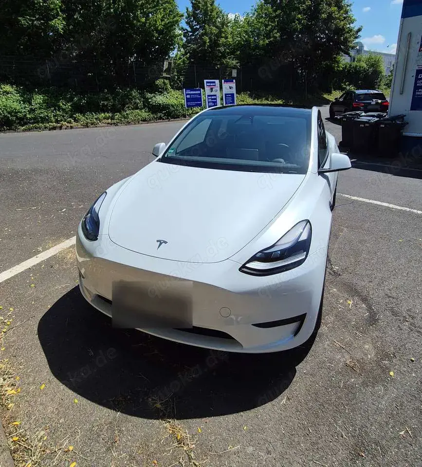 Tesla Model Y Model Y RWD