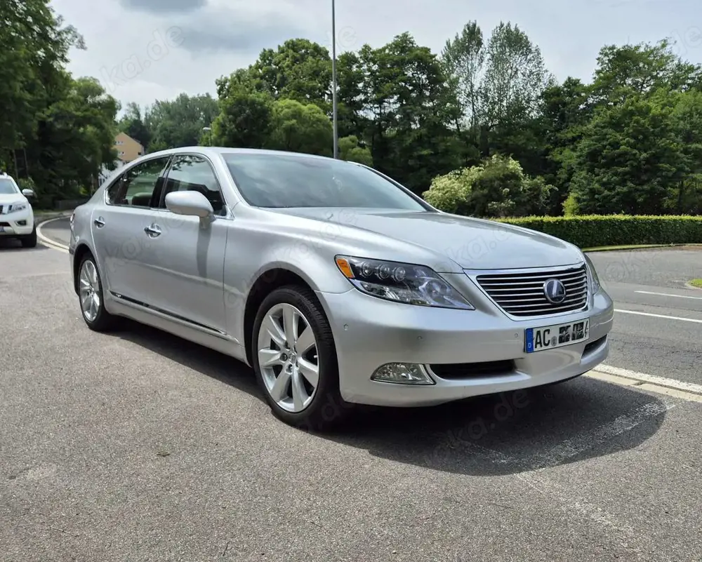 Lexus LS 600