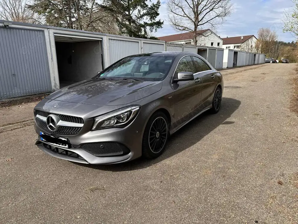 Mercedes-Benz CLA 250 7G-DCT Peak Edition