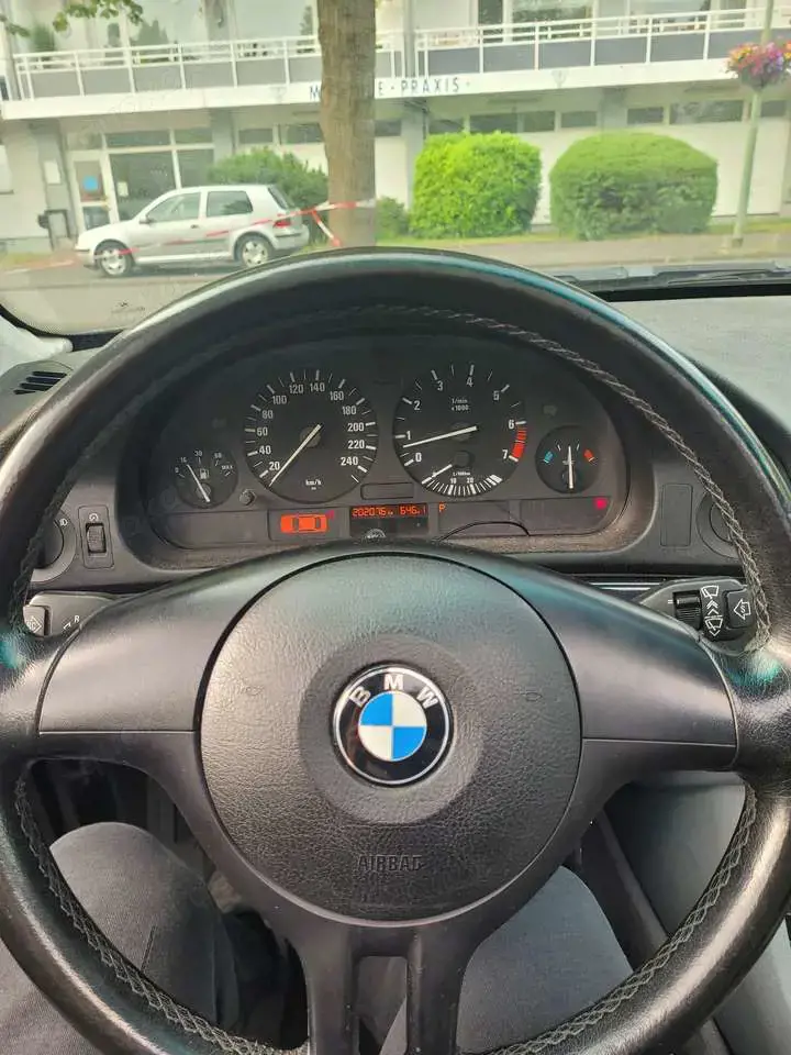 BMW 530 530i VB steht auf 19 Zoll Felgen alles eingetragen
