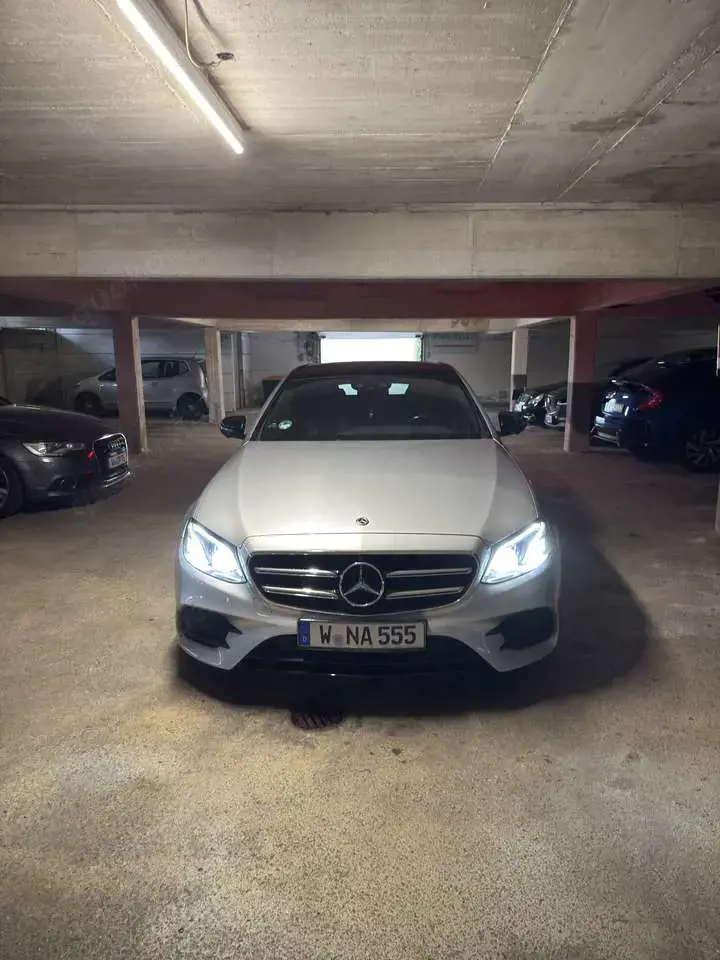 Mercedes-Benz E 200 E 200 d (213.013)