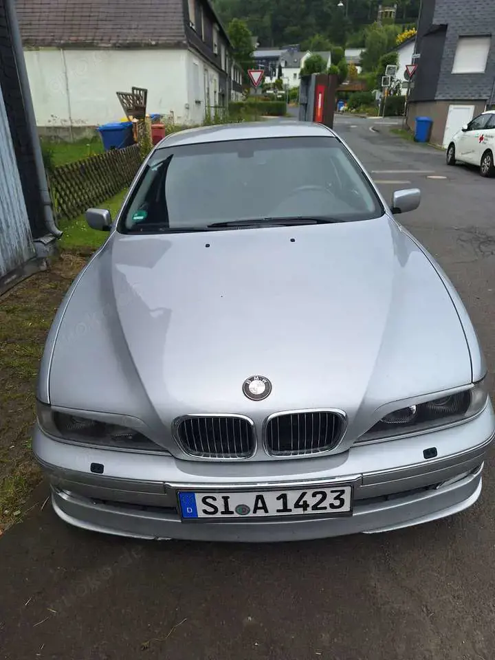 BMW 520 520i