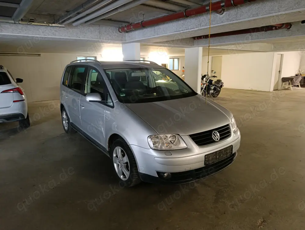 Verkaufe VW Touran 1,9 Diesel BJ 2005 mit AHK Sitzheizung, und restlichen Tüv zum Anmelden bis Juni