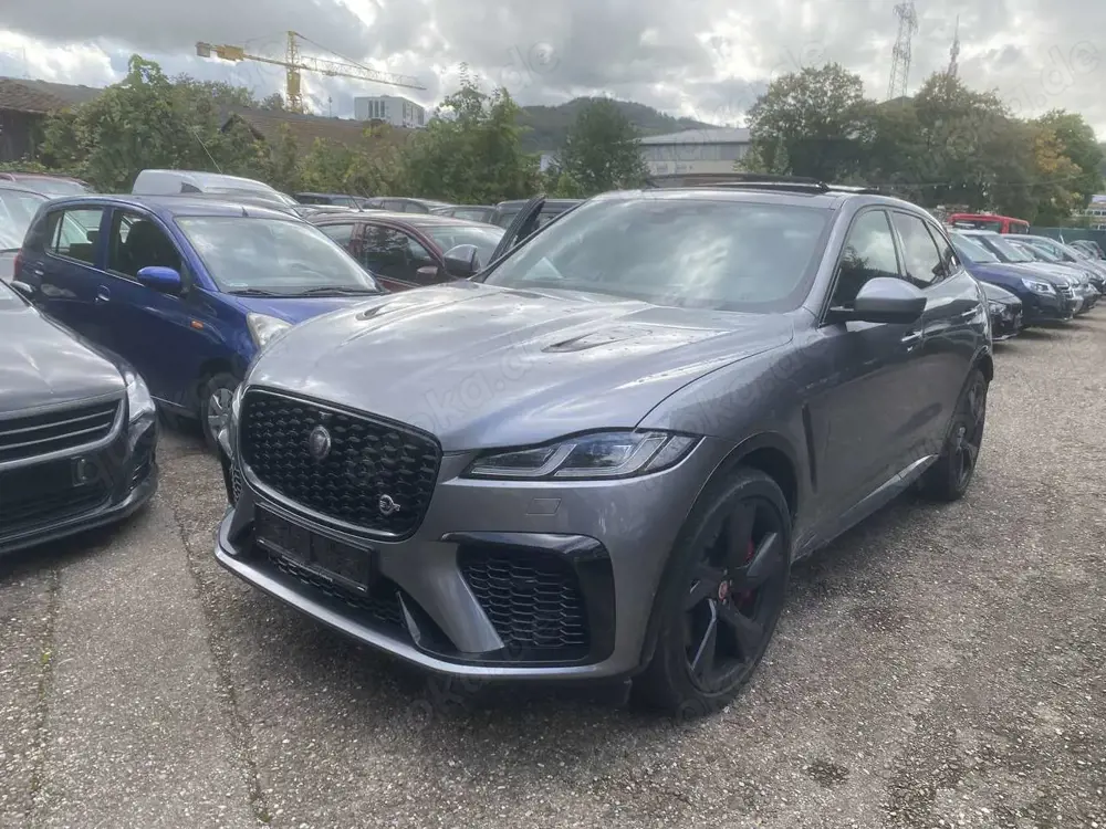 Jaguar F-Pace SVR AWD