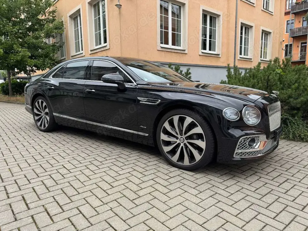 Bentley Flying Spur V8 Mulliner/Rotating/RearTV/DynamicR