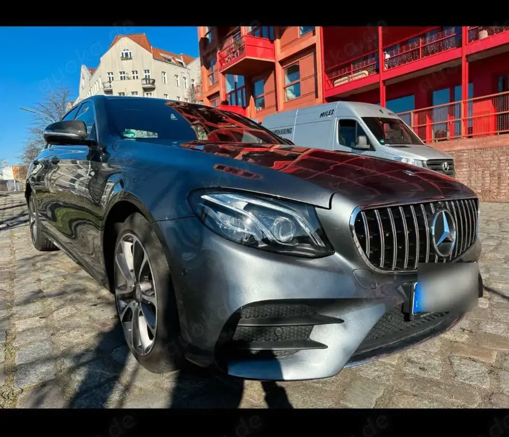Mercedes-Benz E 220 d 4Matic 9G-TRONIC AMG Line