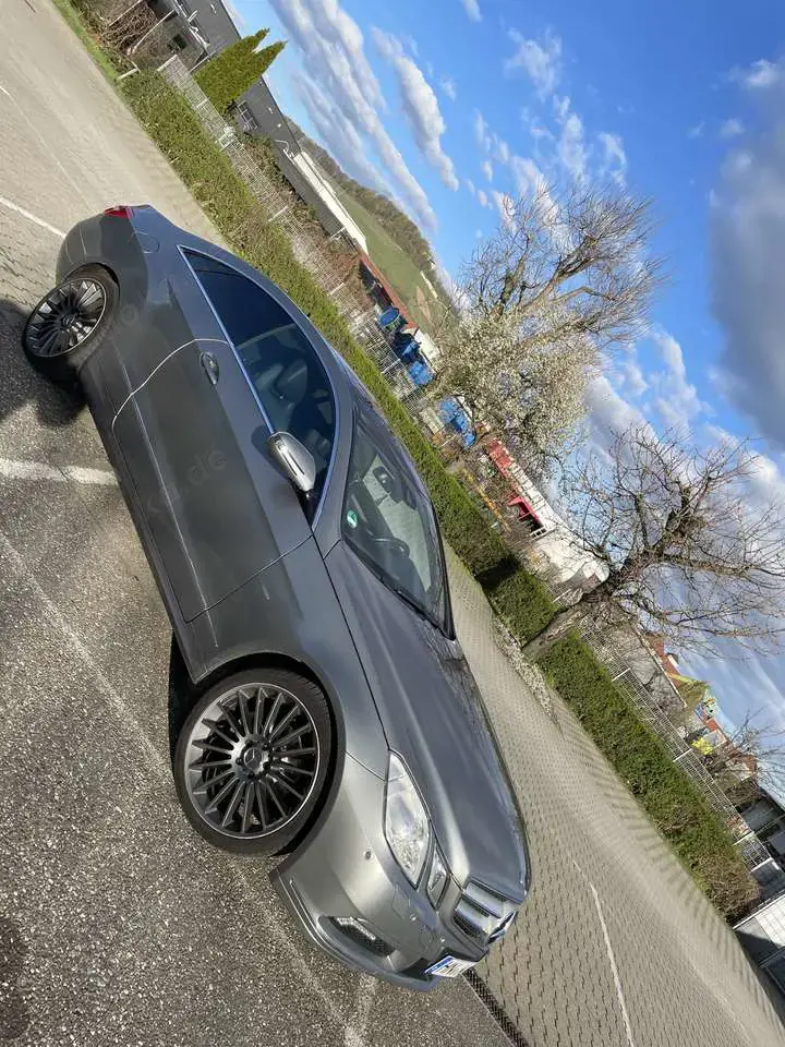 Mercedes-Benz E 250 E 250 CGI BlueEfficiency (207.347)
