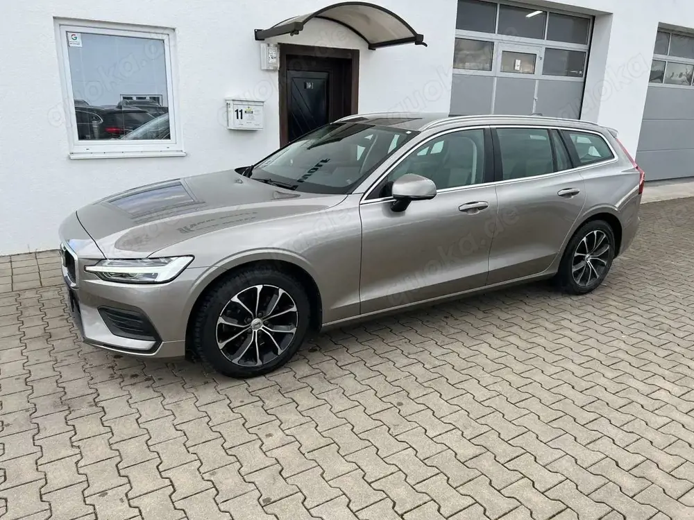 Volvo V60 Momentum Pro
