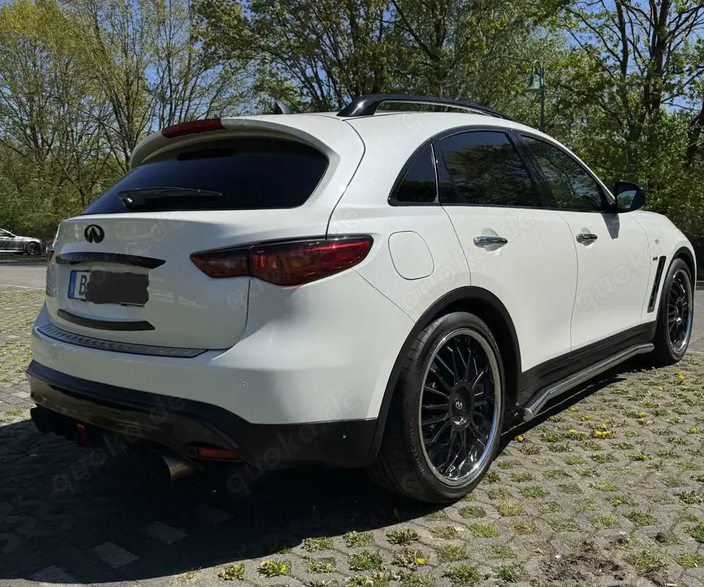 Infiniti QX70