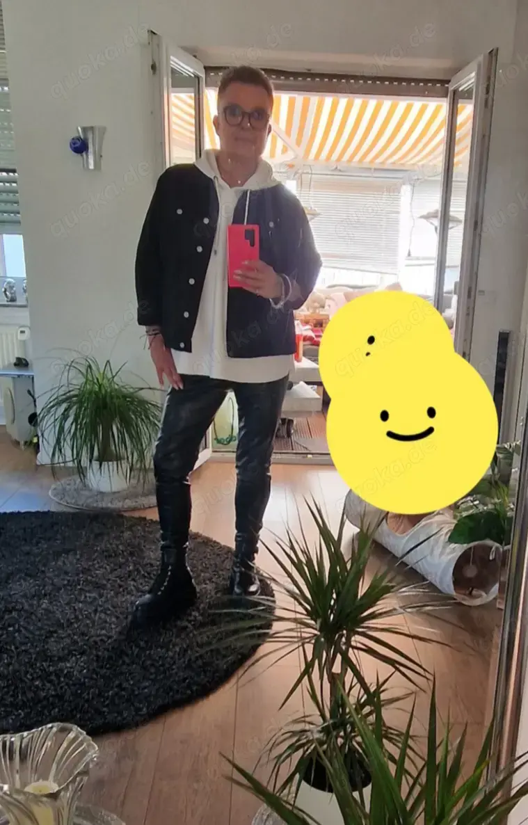 Sie suchtt sie...