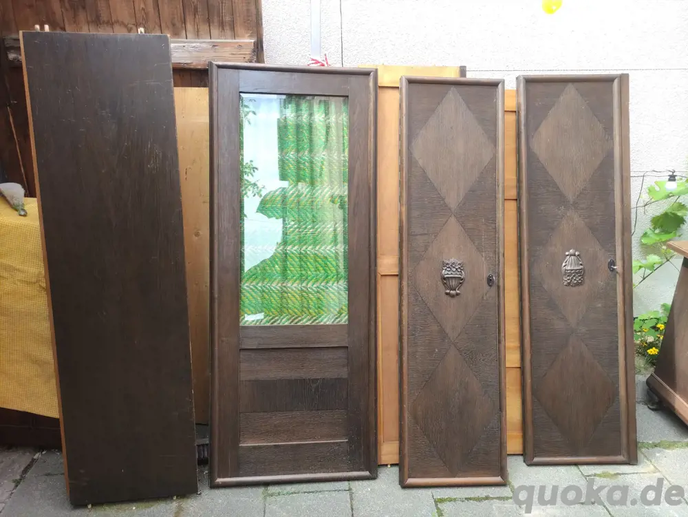 Antike Kleiderschrank um 1880