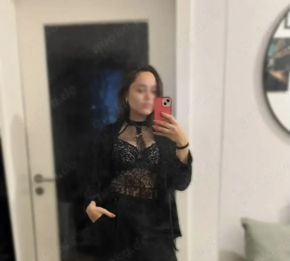 Herrin(W25) mit Stil sucht loyalen Sklaven Herrin(W25) mit Stil sucht loyalen Sklaven