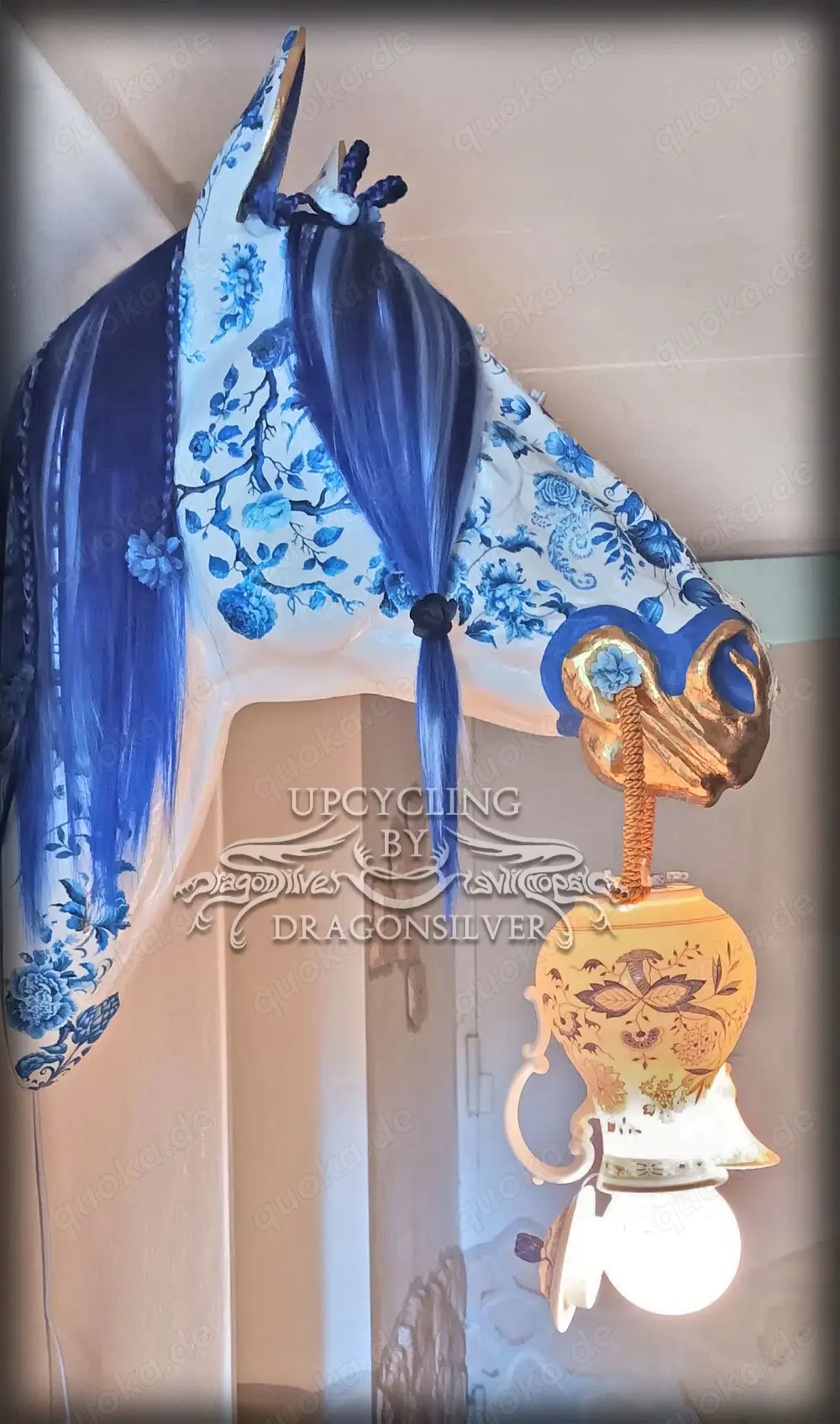 Delft Pferdekopf Wandlampe lebensgroß - Kaffee bei Tante Mathilda - Mixed Media Designstück - Unikat