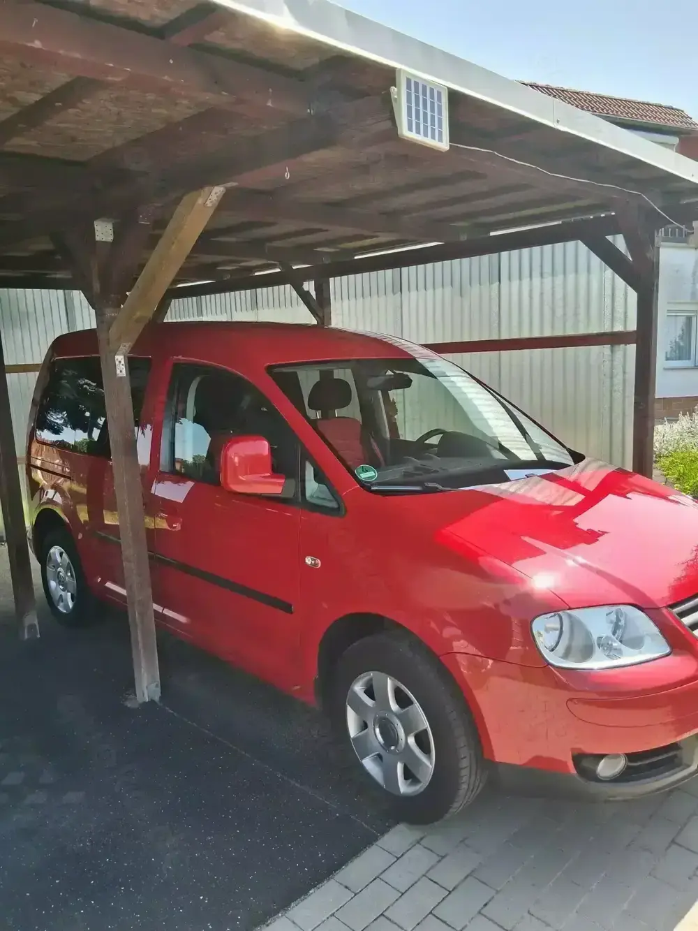 Biete einen top VW Caddy Life 1.4 Benziner Garagenwagen !