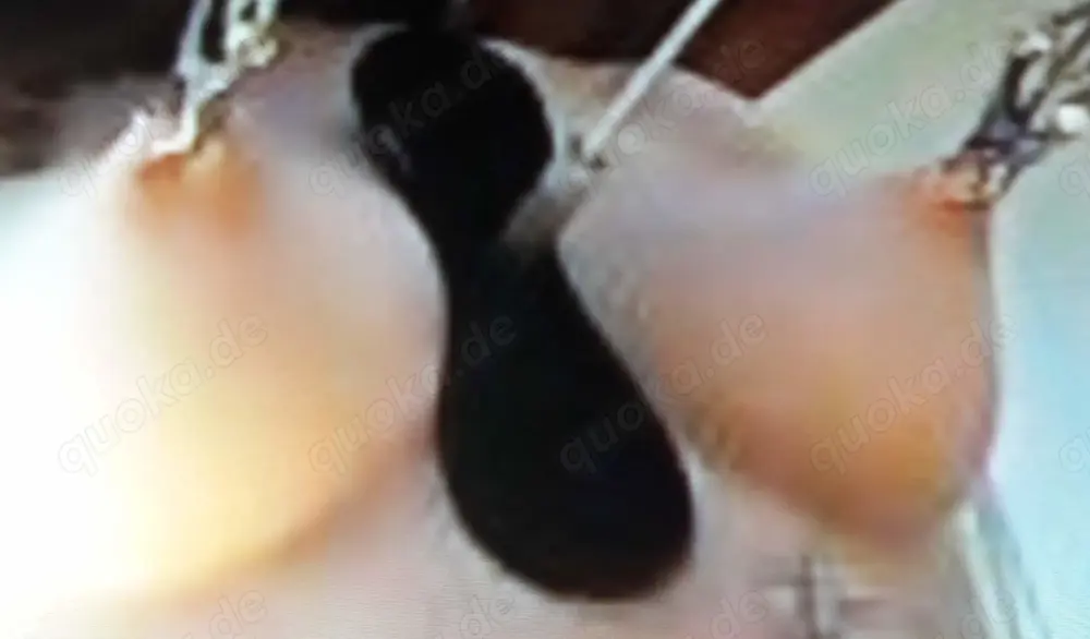 Suche eine devote Sie mit(großen Nippeln) und perv..sen Phantasien 