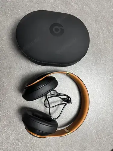 Beats Studio3 Over-Ear ..