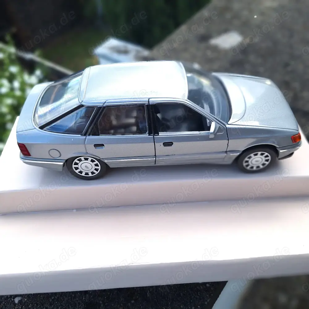 Oldies   Modellauto Ford Sierra XR4 1:20 und Ford Scorpio 1:25 in den OVP