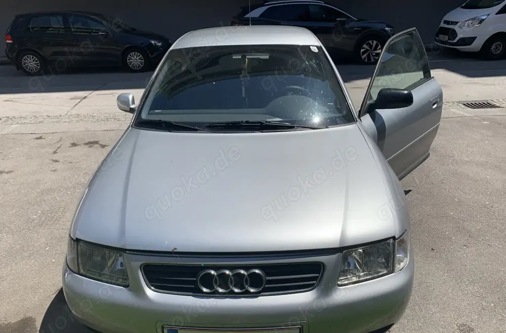 Audi A3 Ambiente 1,6 Benzin