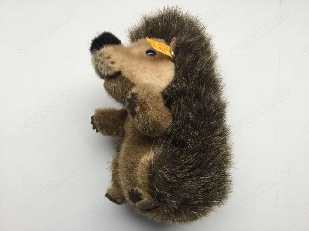 Steiff Igel Joggi Plüsch Figur mit Knopf und Fahne 