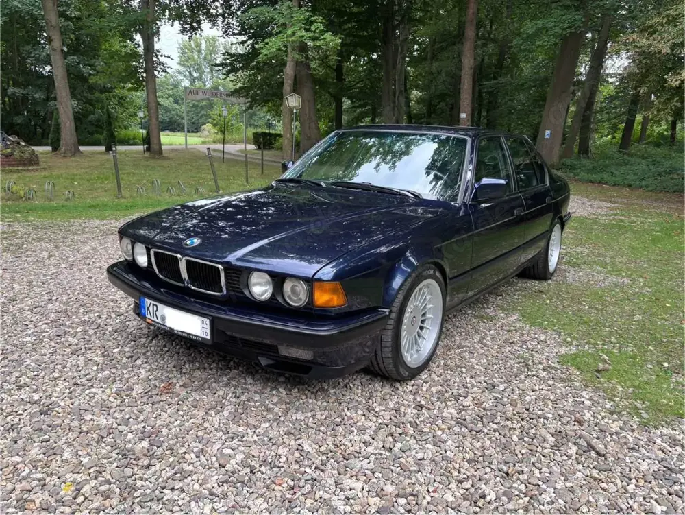 BMW 740 V8