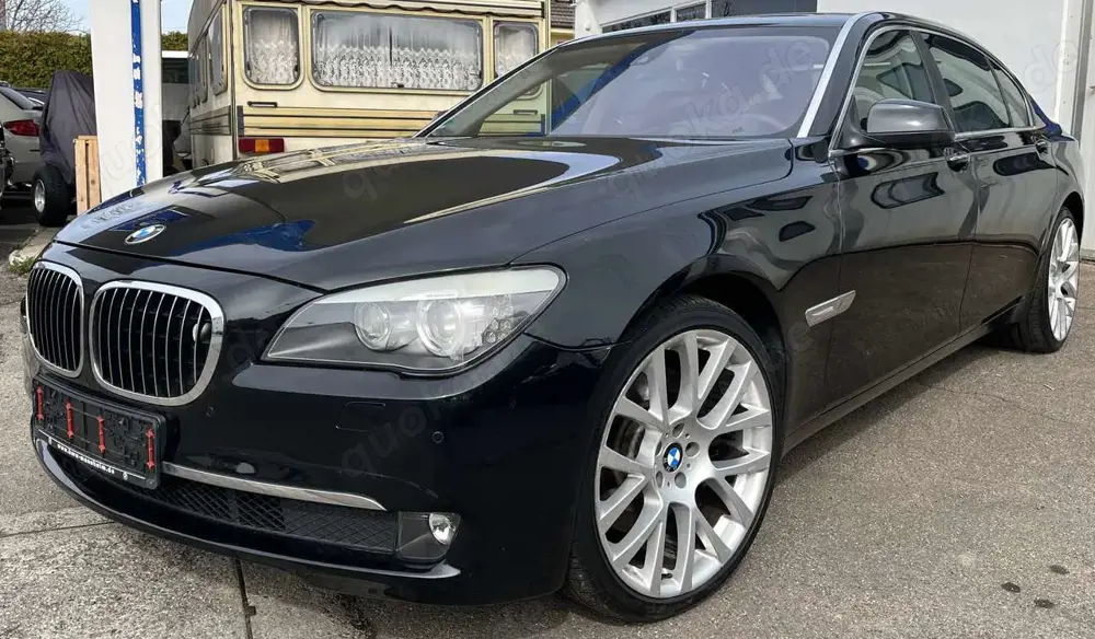 BMW 750 750iA LANG+INDIVIDUAL+NEUER MOTOR VON BMW*530PS!!