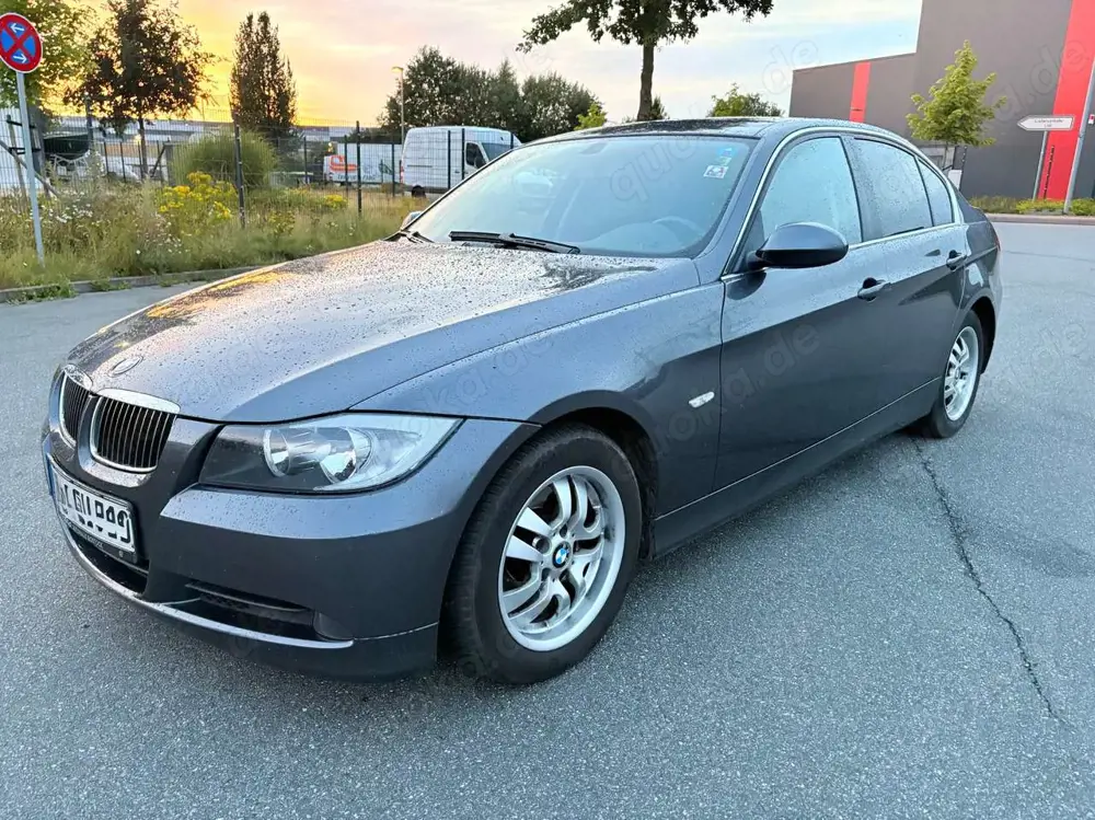 BMW 325 3er 325i Automatik / Grau Metallic