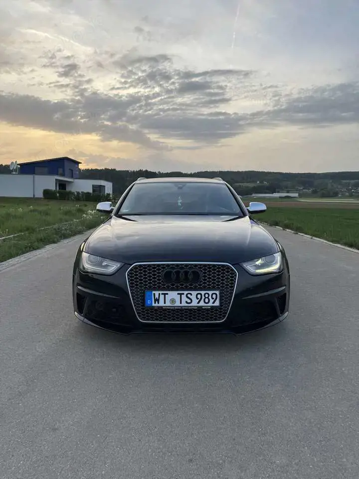 Audi RS4 Avant S tronic