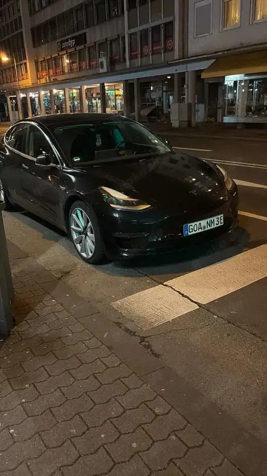 Tesla Model 3 Long Range Dual Motor (Sportfelgen)