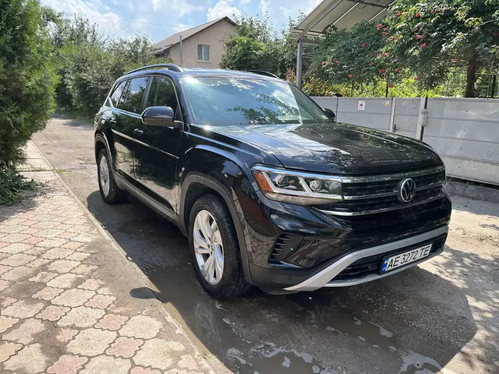 Volkswagen Atlas SE + technology