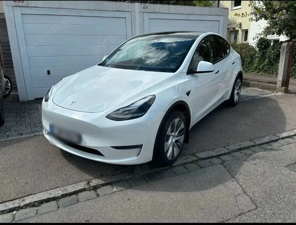 Tesla Model Y Long Range Dual Motor AWD