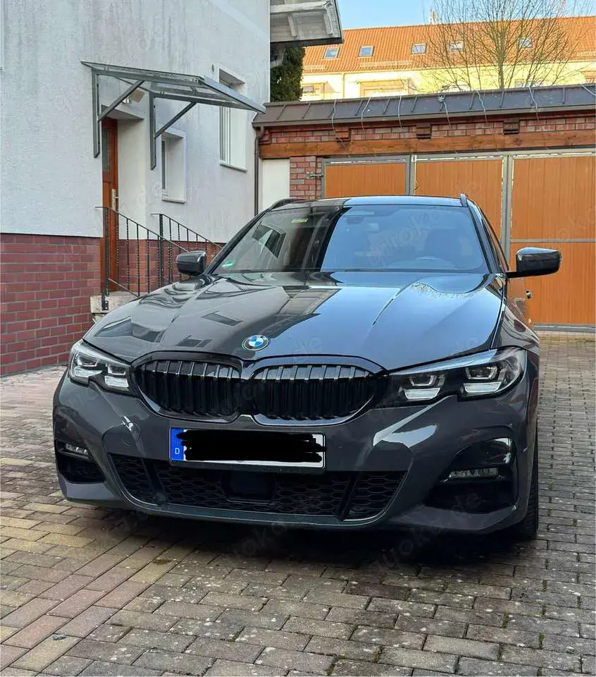BMW 320 320d Touring xDrive Aut. M Sport Dravitgrau