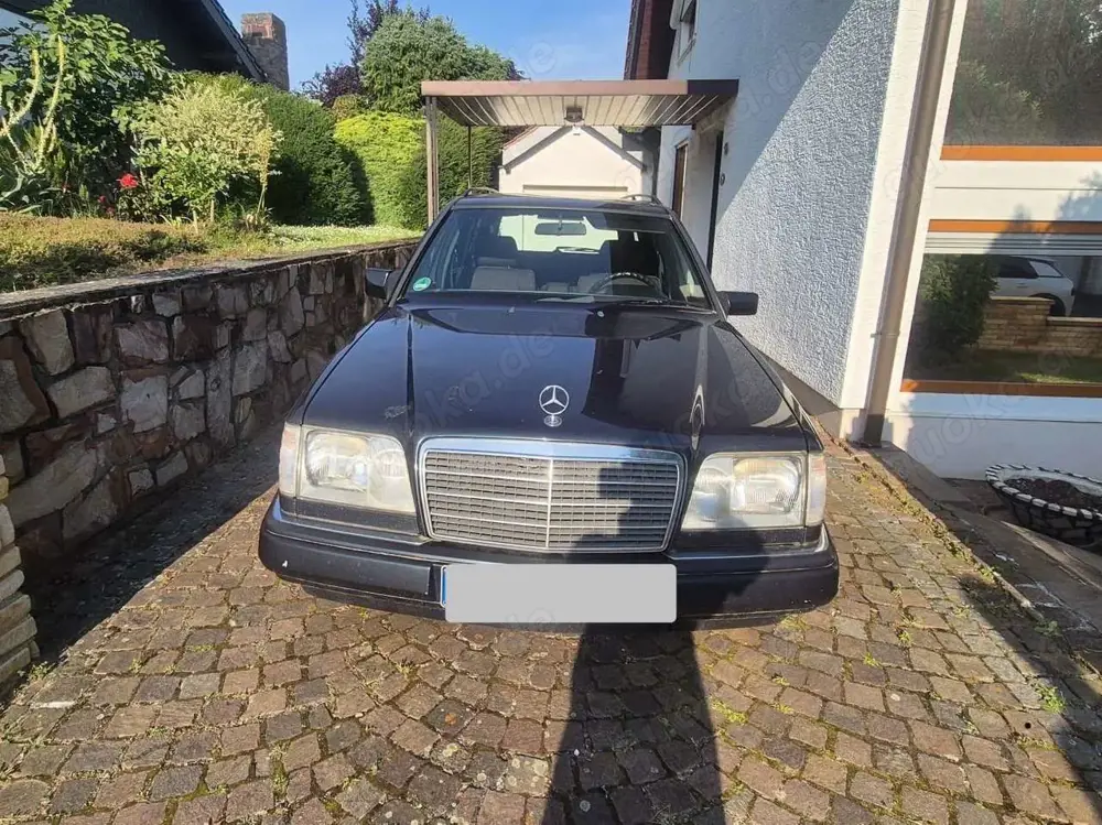 Mercedes-Benz E 220 inkl. Winter-/Sommerreifen + Dachhalterung