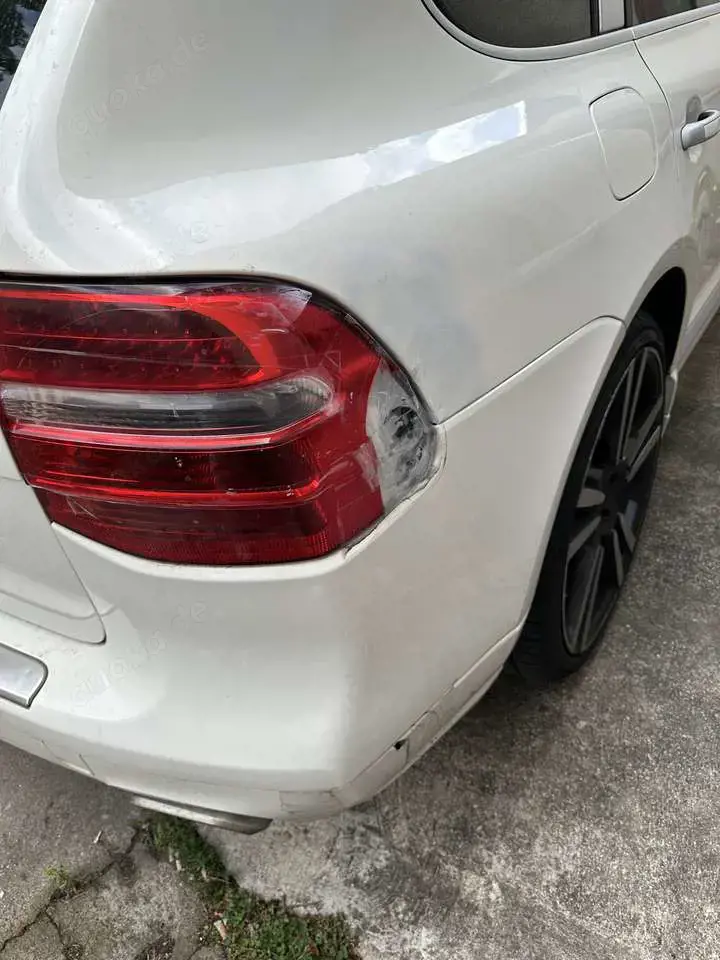 Porsche Cayenne Tiptronic S seitenschaden