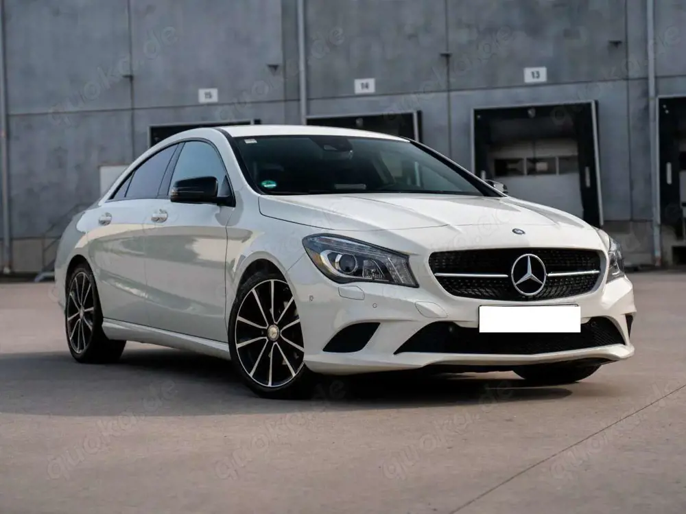 Mercedes-Benz CLA 200 CLA 200 7G-DCT Urban